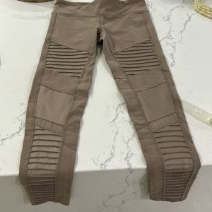 alo beige leggings